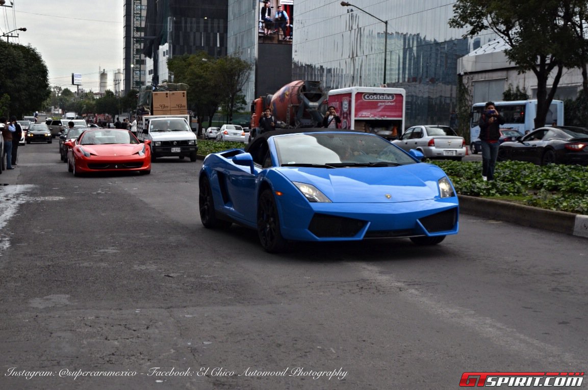 Фото | Голубой Lamborghini Gallardo Spyder