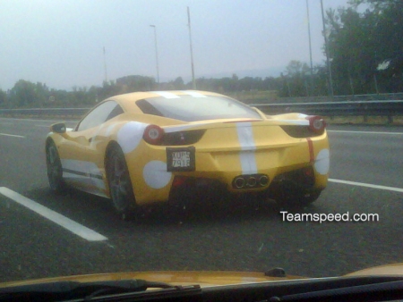 Today we can show you new pictures of a yellow Ferrari 458 Italia with the 