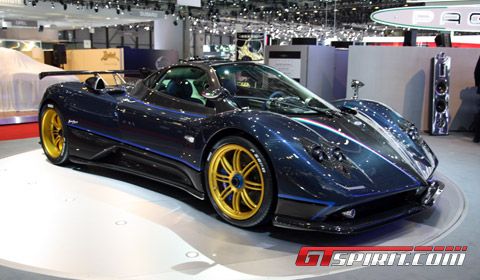 The Pagani Zonda Tricolore forms a tribute to the Italian airforce