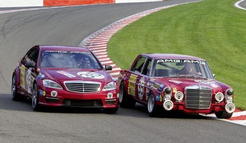  Mercedes-Benz performed a race between a 2010 S 63 AMG and a 1971 300 