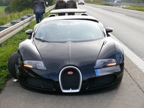 Bugatti Veyron Crash