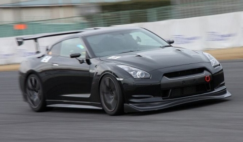 Adding a new body kit or rear wing to a Nissan R35 GTR can be done in 