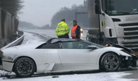 The truck driver said that the driver of the Lamborghini wasn't 