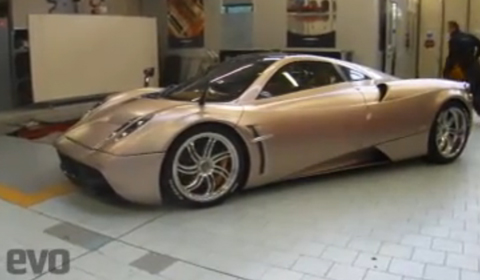 Just days after we got the first magazine pictures of the new Pagani Huayra
