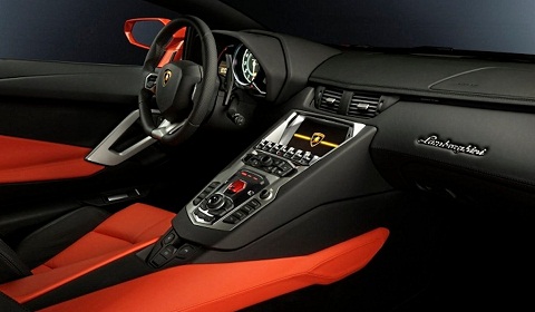 LP7004 Aventador Interior With mere hours to go before the launch of 