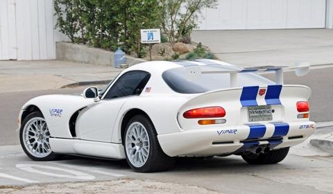 The car discussed here is a Dodge Viper GTSR GT2 Championship Edition