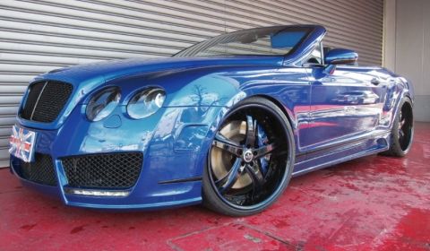 Bentley on Pictures Showing A Black And Blue Bentley Continental Gt Convertible