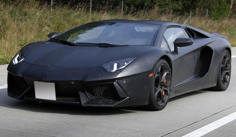 Lamborghini on Set Of New 2013 Lamborghini Aventador Roadster Spyshots Has Been