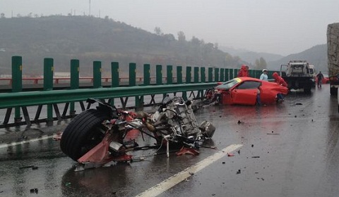 Ferrari 458 Spider and California Wrecked in China