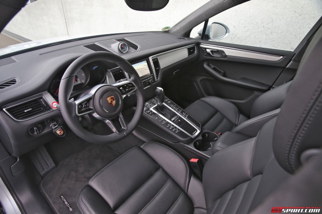 2015-Porsche-Macan-Ian-Kuah-Diesel-S-Interior-640x426.jpg