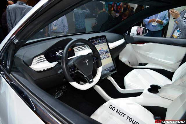 CES 2015: Tesla Model X