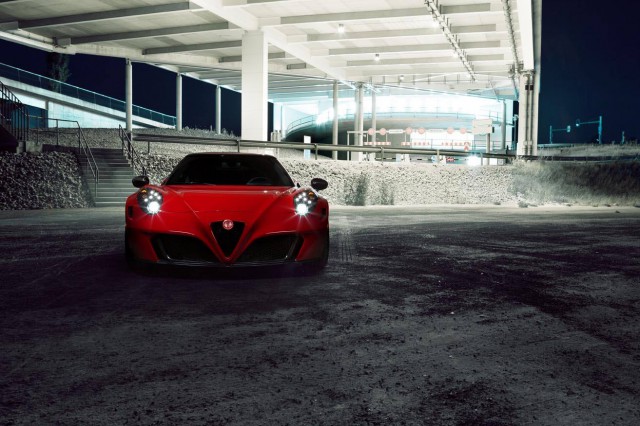 Alfa Romeo 4C front 