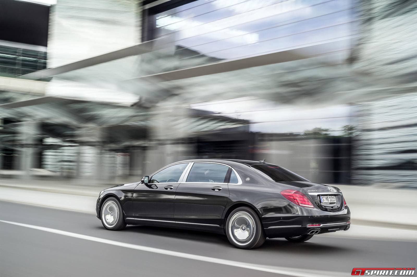 2015-mercedes-maybach-s600-3