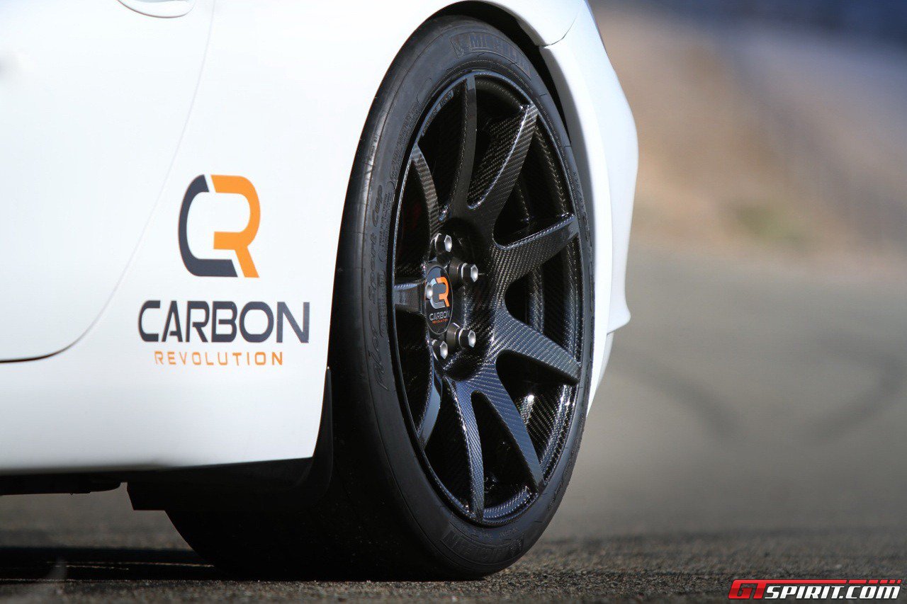 Carbon Revolution CR9 - First One-piece Carbon Fiber Rim Photo 2