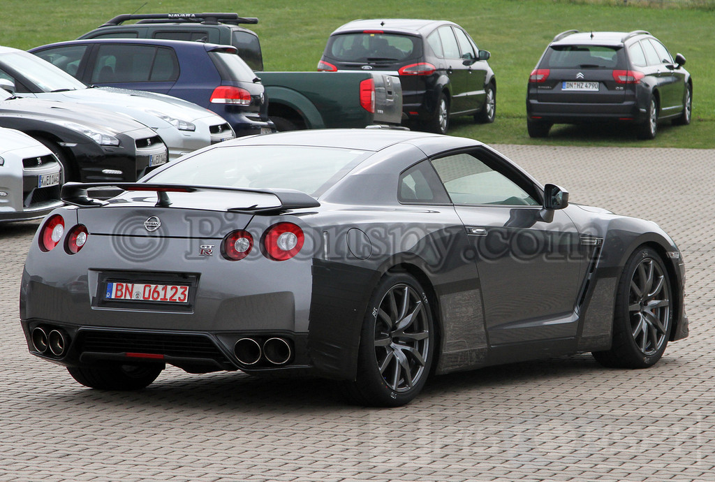 Spyshots 2013/2014 Nissan GT-R Testing at Nurburgring  Photo 11